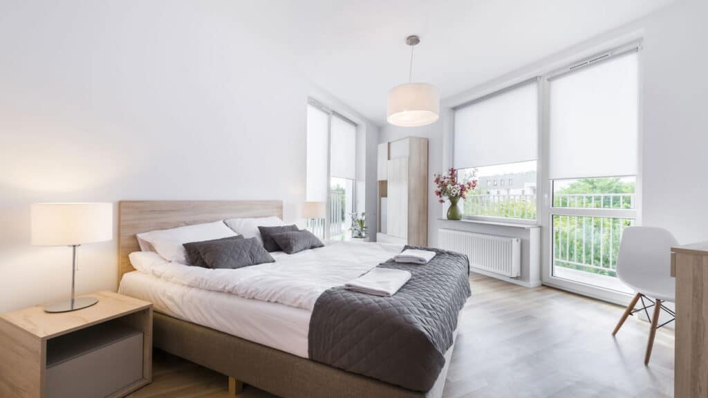 Dicas dos especialistas de Feng Shui para equilibrar a energia do seu quarto em 5 minutos