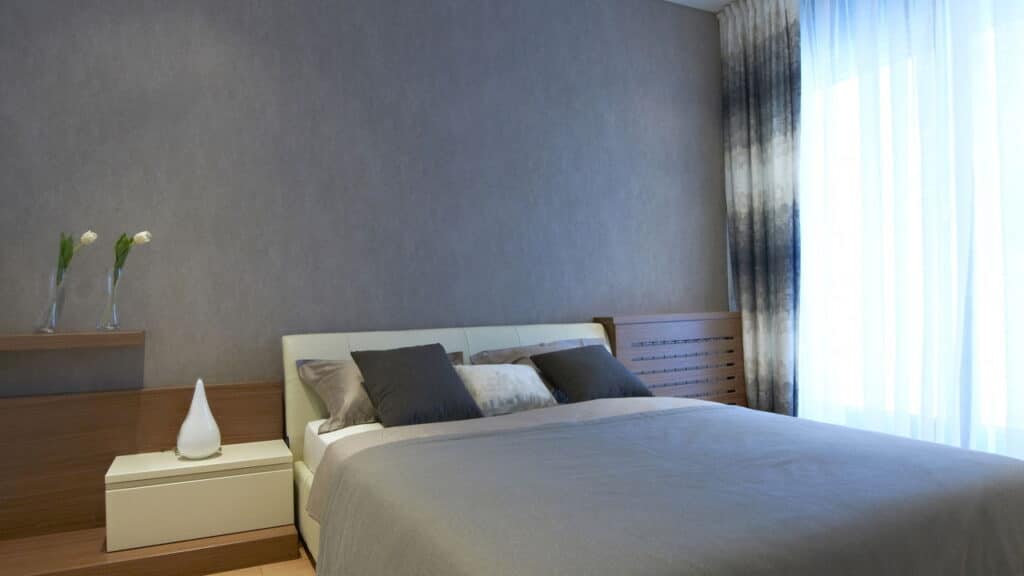 O que nunca colocar no quarto do casal, segundo Feng Shui e energistas