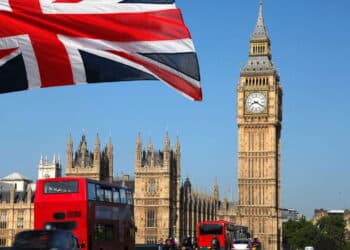 Partido britânico propõe plano de deportação em massa