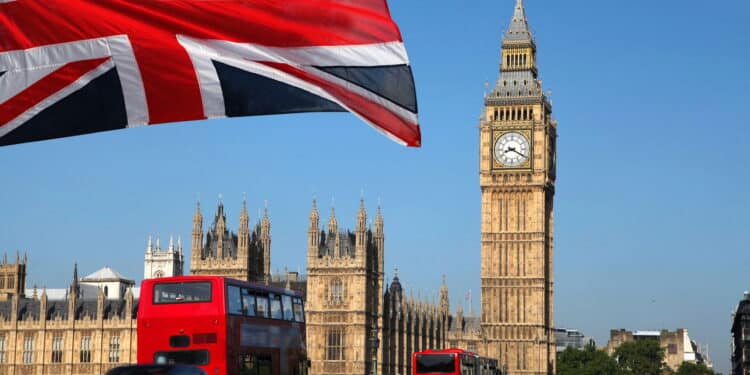Partido britânico propõe plano de deportação em massa