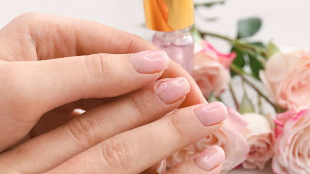 Diga adeus as unhas fracas e quebradiças com essa vitamina mágica