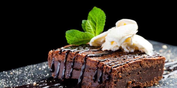 Brownie na airfryer com poucos ingredientes e sabor incrível