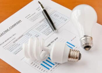 Pare de jogar dinheiro fora: como gastar menos energia sem virar ecochato