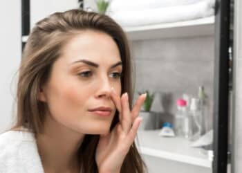 O melhor tratamento para manchas na pele segundo dermatologistas