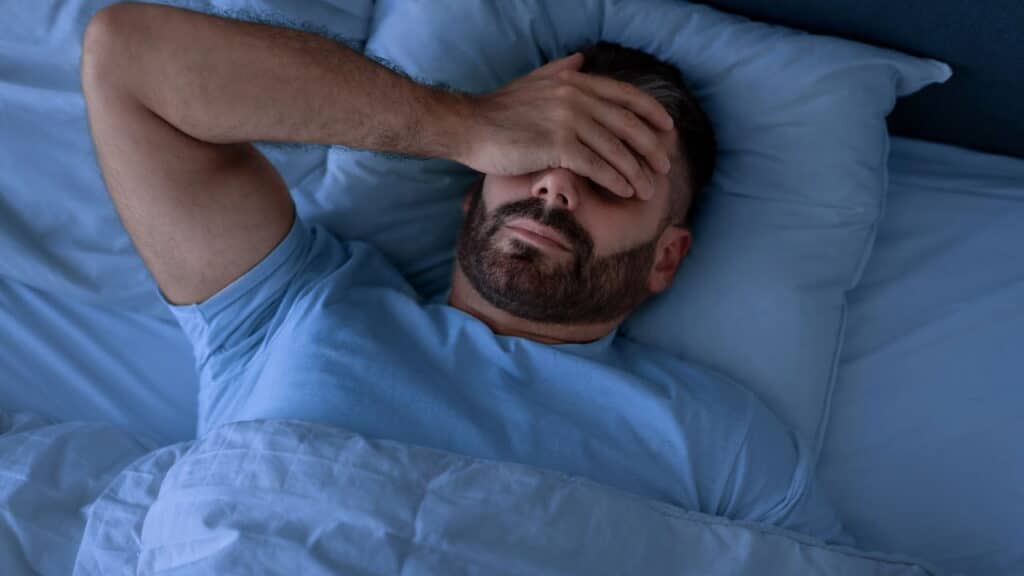 O que acontece no seu cérebro quando você não dorme bem vai te deixar assustado