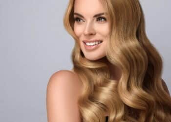 Os 5 melhores produtos que eliminam o frizz sem precisar de chapinha