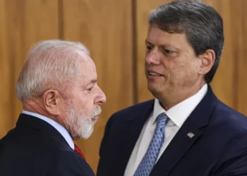 Pesquisa Quaest revela impacto do "tarifaço de Trump" no cenário político brasileiro