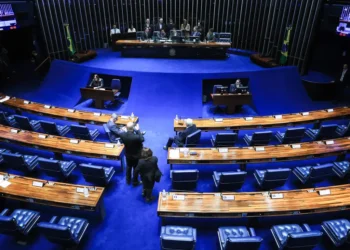 Isenção do IR para quem ganha até dois salários mínimos é aprovada pelo Senado