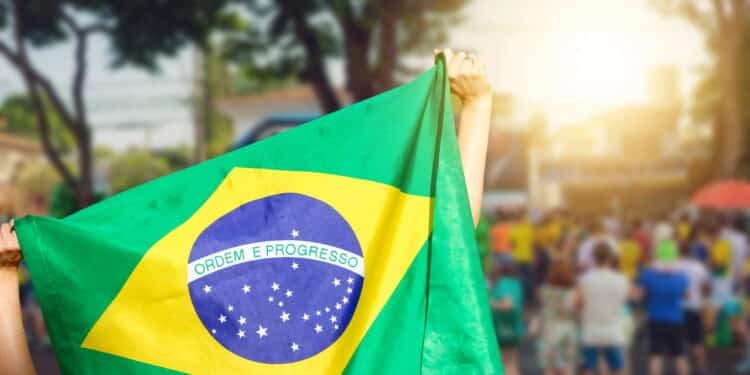 Grupo faz oração em frente à residência de Bolsonaro