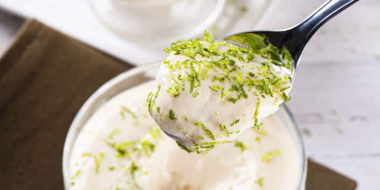 Sobremesa deliciosa e sem culpa? Conheça essa receita de mousse de limão diet