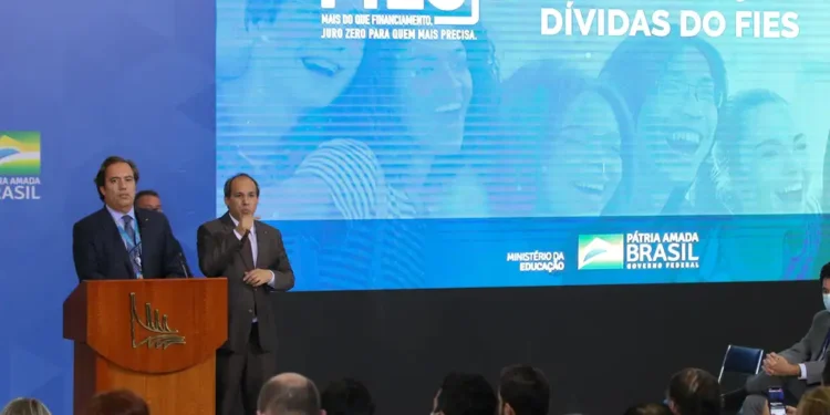 Senado vota projeto que reduz dívida do Fies para advogados