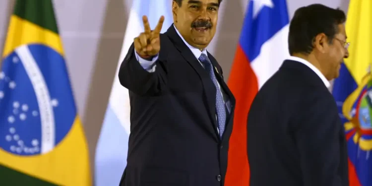 Entrada de venezuelanos no Brasil dobra após eleição de Maduro ser contestada