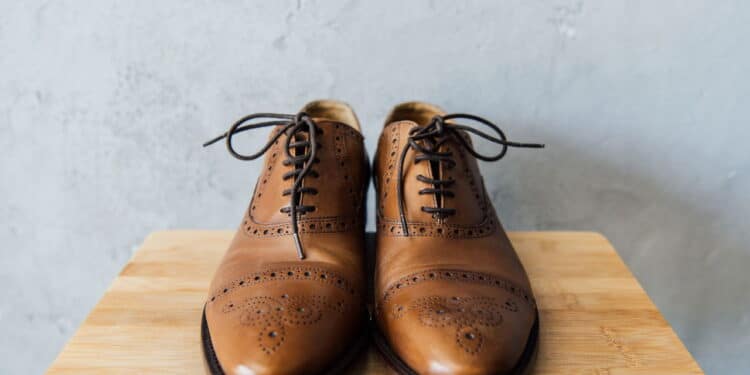 O segredo que elimina de vez o cheiro ruim dos sapatos