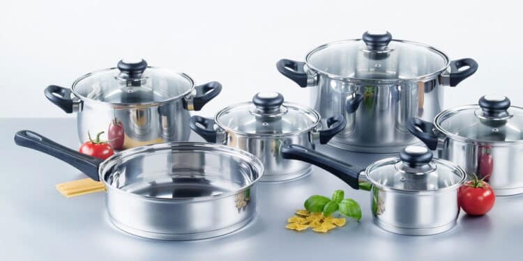 O que evitar na hora de limpar inox e preservar o brilho?