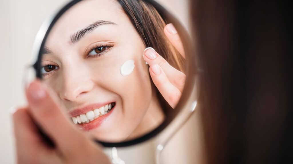 Os benefícios comprovados da rotina simples de beleza
