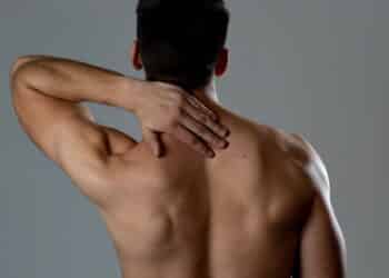 Especialistas revelam exercícios rápidos para aliviar a tensão muscular em casa