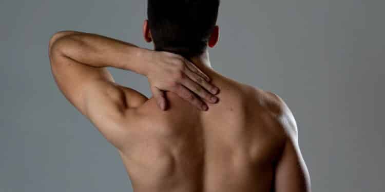 Especialistas revelam exercícios rápidos para aliviar a tensão muscular em casa
