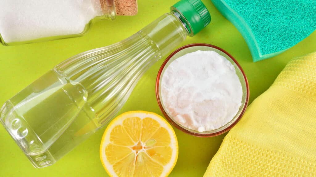 Mito ou verdade: vinagre substitui todos os produtos de limpeza?