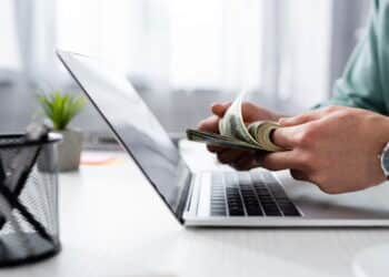 3 ferramentas que podem te ajudar a faturar pelo menos 5 mil dólares por mês