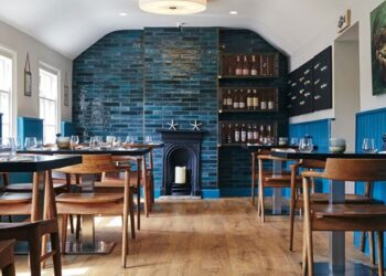 Restaurante simples escondido nesta cidade virou um tesouro gastronômico