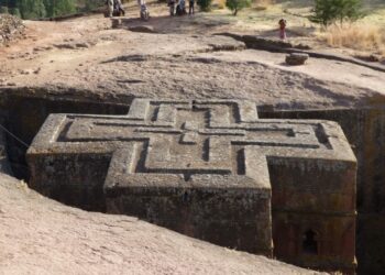 As misteriosas igrejas subterrâneas de pedra que viraram patrimônios mundiais