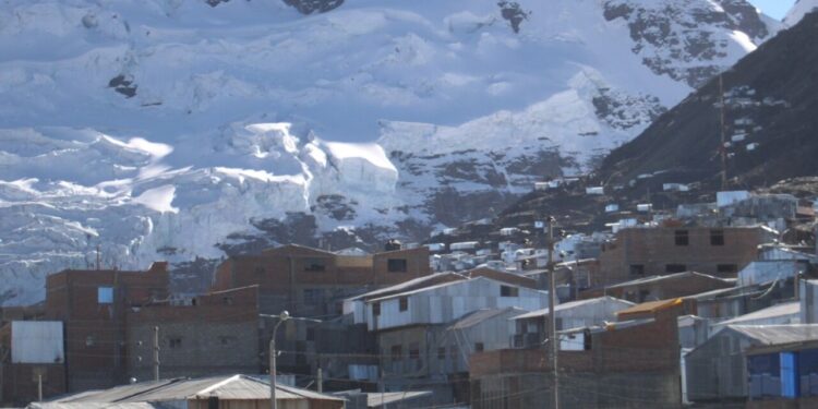 Saiba qual é a cidade mais alta do mundo e entenda seu 'mistério mortal'