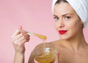 Tenha cabelos fortes e brilhantes com esses métodos caseiros que realmente funcionam