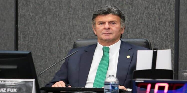 Luiz Fux vota por anulação de processo contra Bolsonaro, veja detalhes