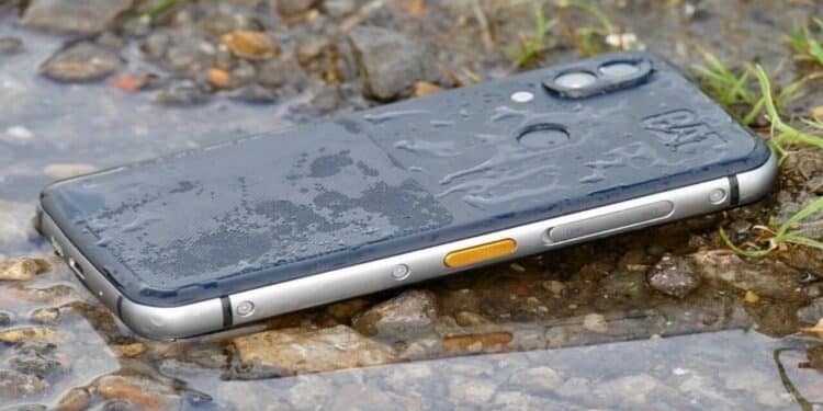 Conheça o celular 'indestrutível' que não quebra mesmo com água ou quedas