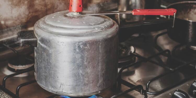 Não use a panela de pressão antes de conferir essas 3 dicas cruciais