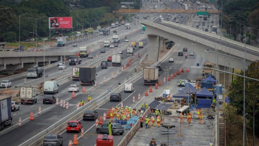 Dutra ganha novos viadutos e acesso ao Aeroporto de Guarulhos será impactado