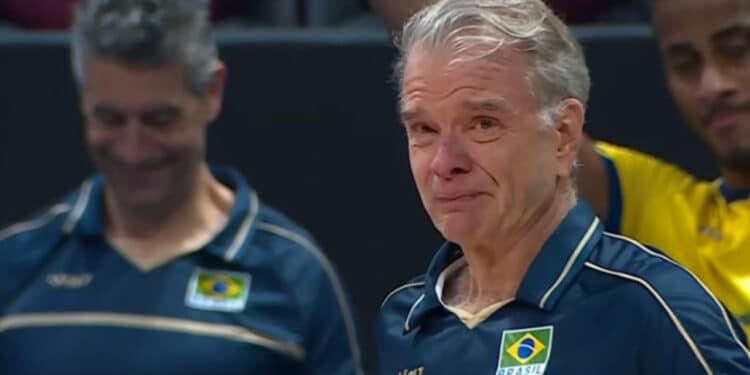 Bernardinho vai às lágrimas em quadra após saber da morte da mãe