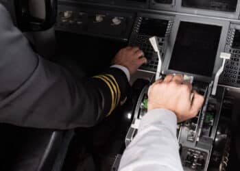 Avião declara emergência e assusta ao realizar pouso ‘de barriga’ em MG