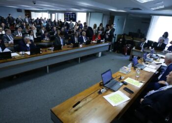 Nova proposta no Senado mira fim do 'engavetamento' de CPIs e processos de impeachment de ministros do STF