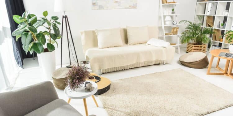 Veja como deixar sua sala mais aconchegante com truques fáceis e baratos