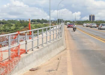 Trânsito será afetado com interdição de faixa em ponte no DF, veja detalhes