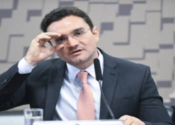 Celso Sabino anuncia que vai deixar o Ministério do Turismo