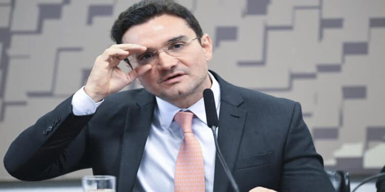 Celso Sabino anuncia que vai deixar o Ministério do Turismo