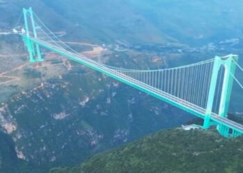 Ponte mais alta do planeta é inaugurada e promete revolucionar o transporte na região