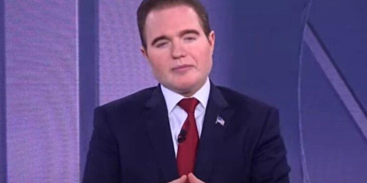 Advogado de Trump sai em defesa de Eduardo Bolsonaro e critica Moraes