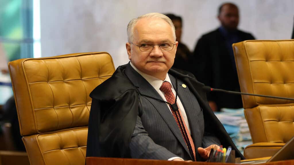 Fachin marca sessão extra logo no primeiro dia para julgar composição da Câmara