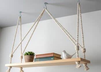 Faça prateleiras suspensas lindas sem gastar muito dinheiro com essa dica rápida