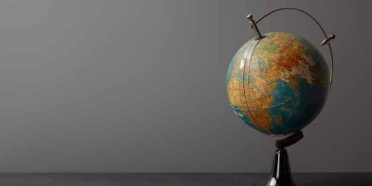 A única das sete maravilhas do mundo antigo que ainda permanece de pé