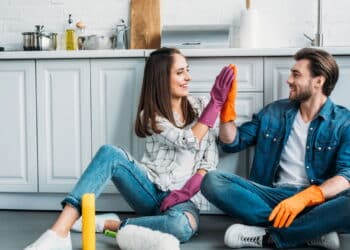 Os truques fáceis de limpeza que afastam pragas da sua cozinha