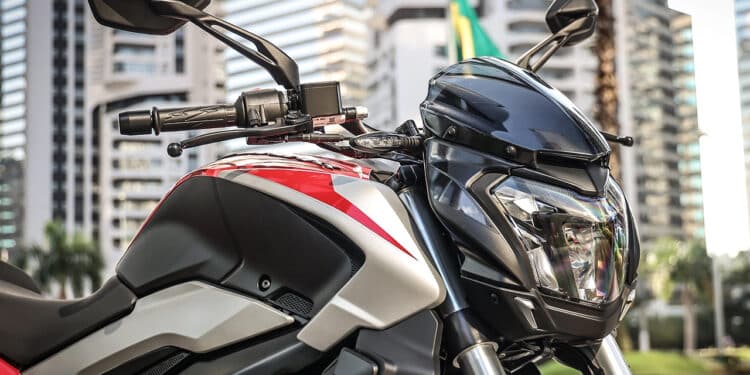 Bajaj Dominar 250 - Foto: Divulgação/Bajaj