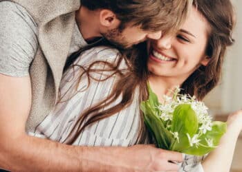 A psicologia explica por que a gente se apaixona tão fácil