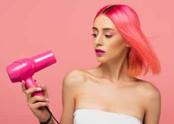 Como recuperar a força e o brilho de cabelos com química