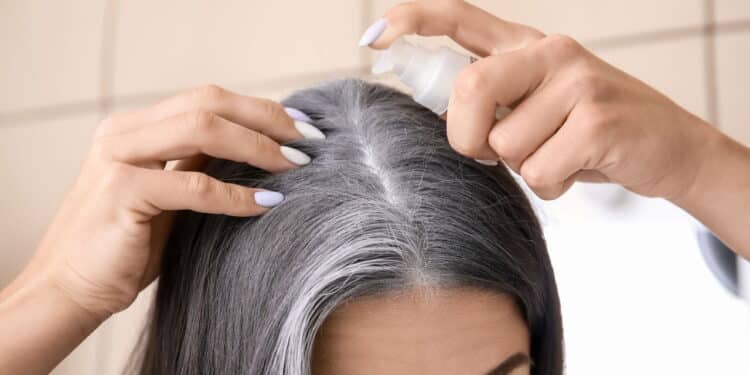 Como escolher o shampoo ideal para cabelos grisalhos sem erro