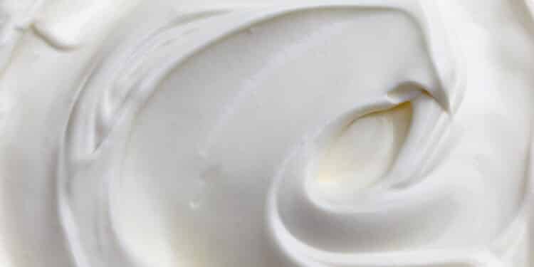 Top 3 cremes faciais nacionais baratos que entregam efeito de tratamento importado