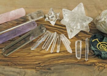 Os piores lugares para colocar cristais em casa segundo o Feng Shui